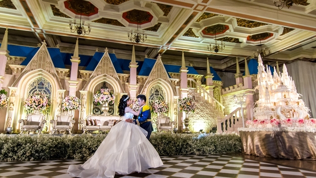 Tema Pernikahan Unik